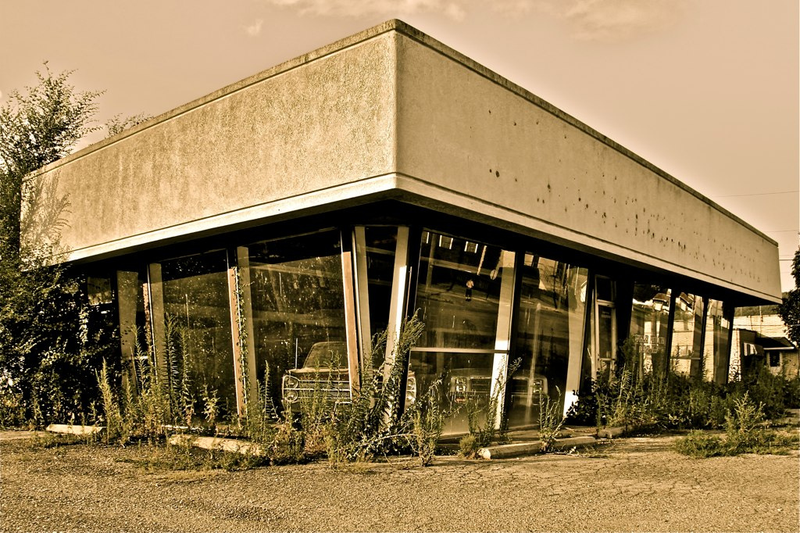 Illustration for article titled The Mystery of Flickr's Ghost Car Dealership